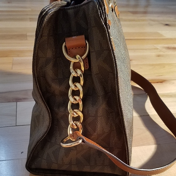 Michael Kors logo handbag ***sold on other website - Picture 4 of 6